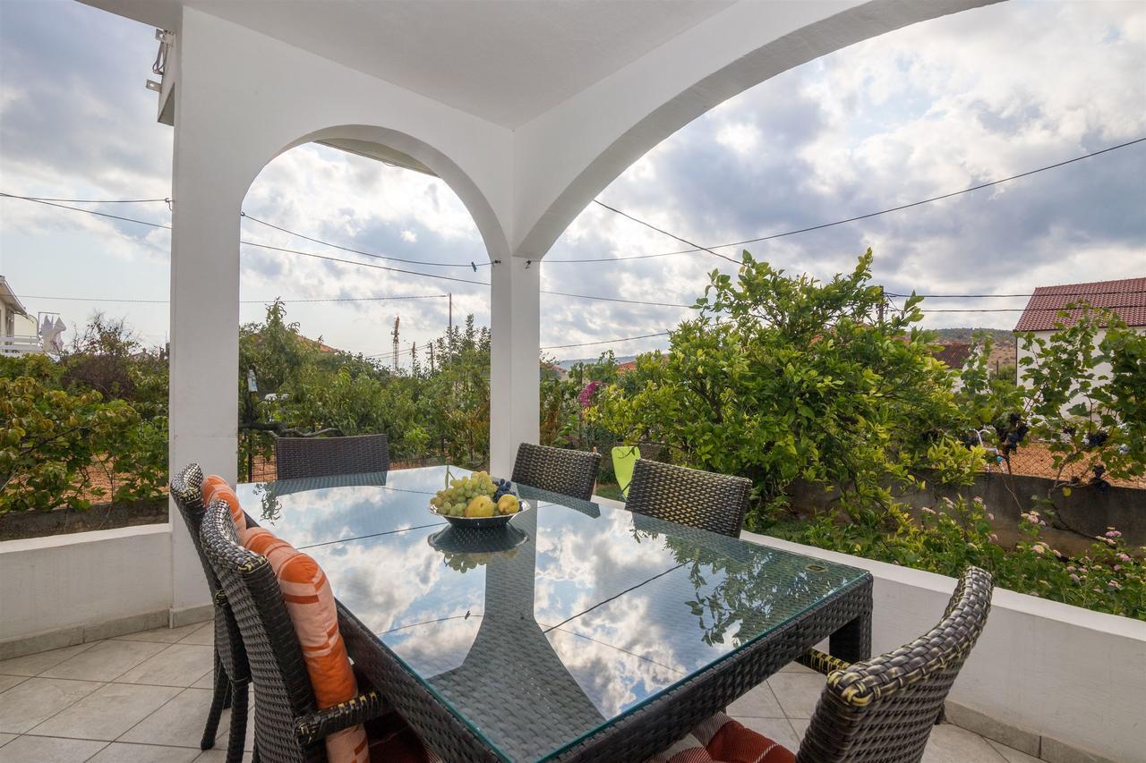 Apartment Vinka Трогир Екстериор снимка